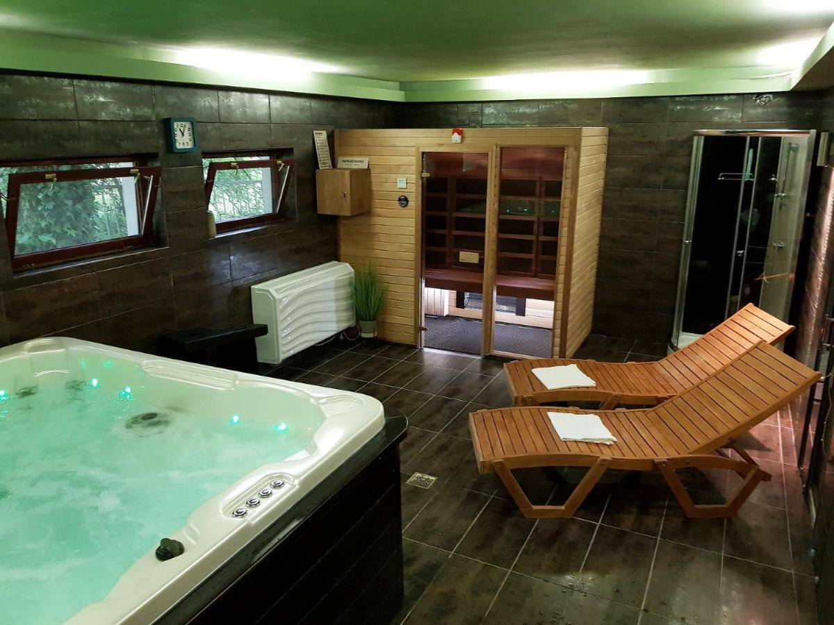 Erdővarázs Panzió Bed & Breakfast 2*